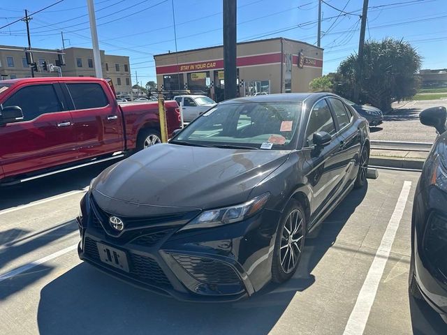 2022 Toyota Camry SE