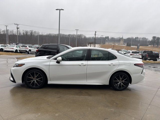 2022 Toyota Camry SE