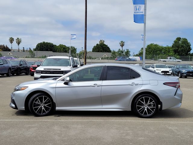2022 Toyota Camry SE