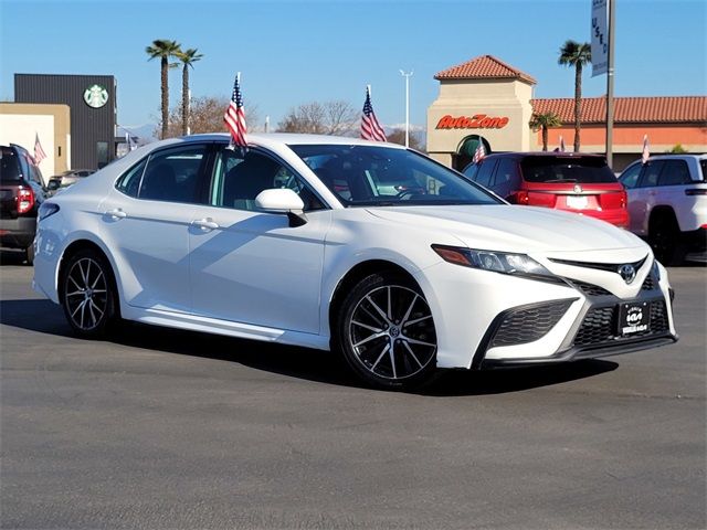 2022 Toyota Camry SE