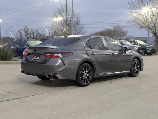 2022 Toyota Camry SE