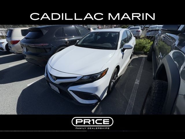 2022 Toyota Camry SE