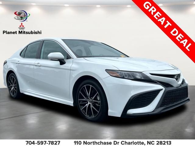 2022 Toyota Camry SE Nightshade