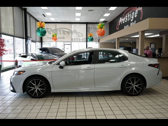 2022 Toyota Camry SE