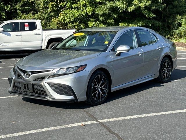 2022 Toyota Camry SE