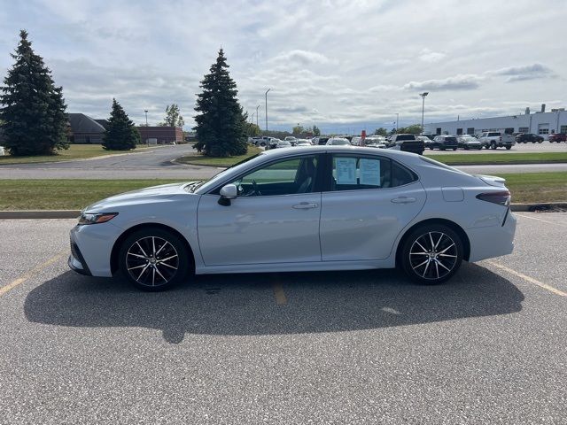 2022 Toyota Camry SE