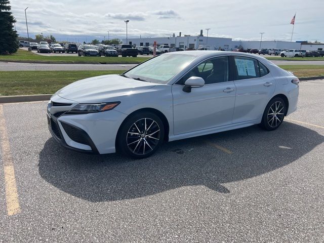 2022 Toyota Camry SE