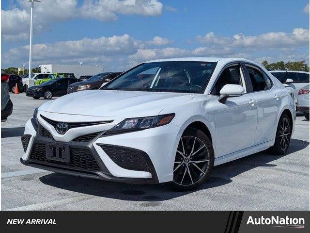 2022 Toyota Camry SE