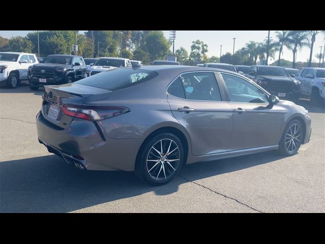 2022 Toyota Camry SE