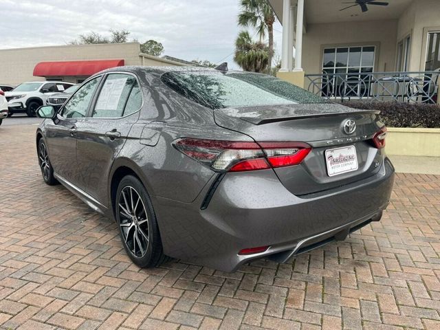 2022 Toyota Camry SE