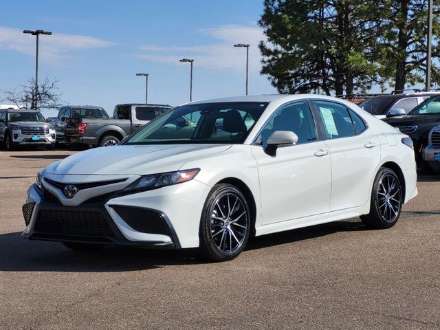 2022 Toyota Camry SE