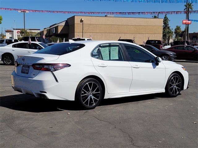 2022 Toyota Camry SE