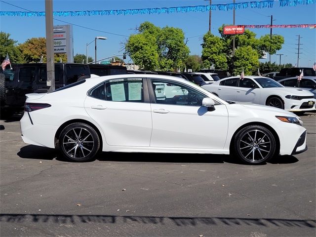 2022 Toyota Camry SE