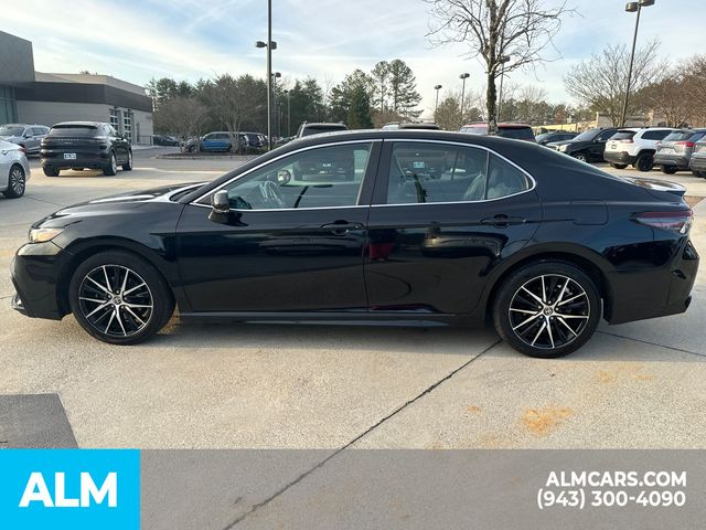 2022 Toyota Camry SE