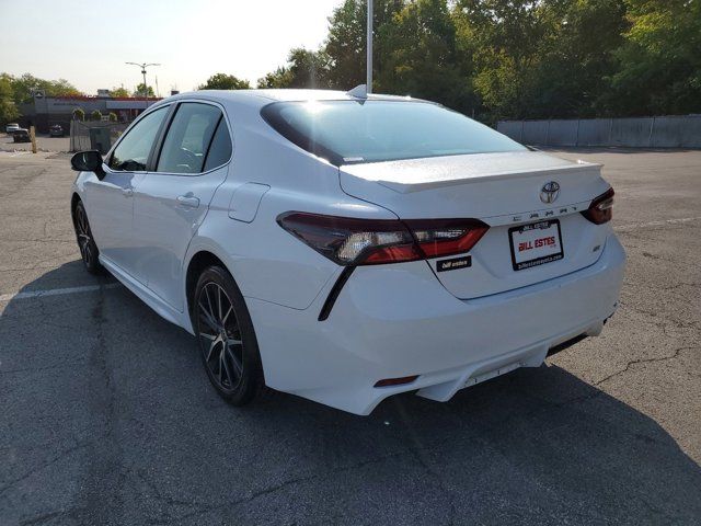 2022 Toyota Camry SE