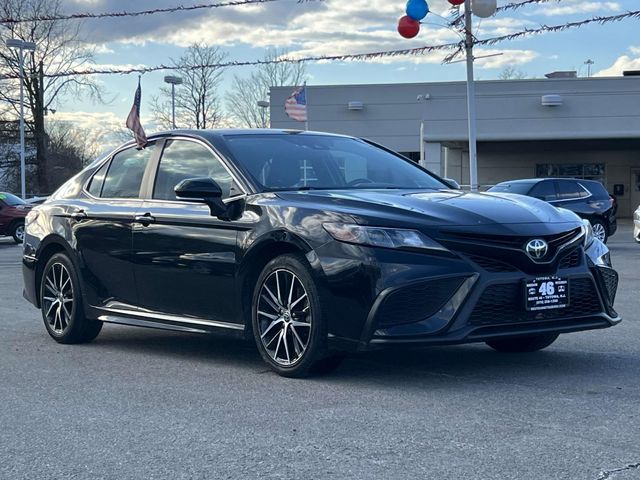 2022 Toyota Camry SE