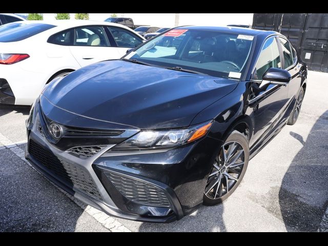 2022 Toyota Camry SE