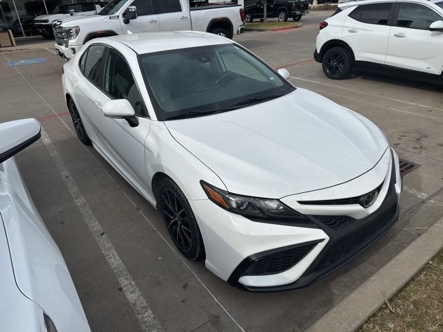 2022 Toyota Camry SE