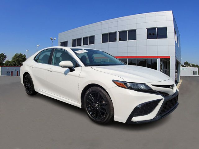 2022 Toyota Camry SE Nightshade