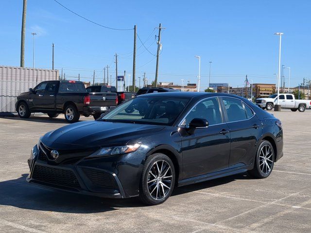 2022 Toyota Camry SE