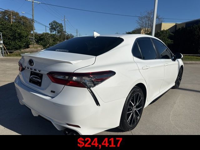 2022 Toyota Camry SE