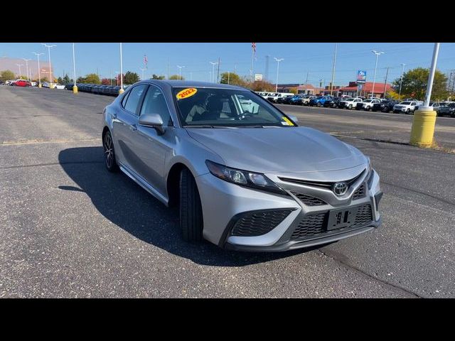 2022 Toyota Camry SE