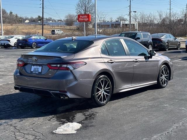 2022 Toyota Camry SE