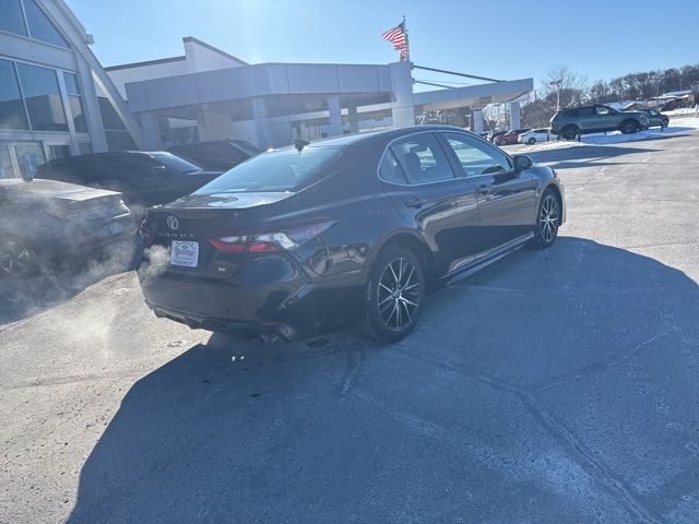 2022 Toyota Camry SE