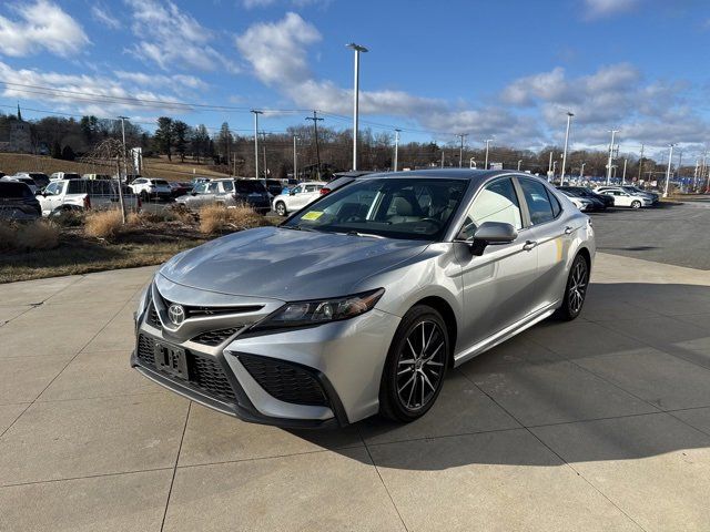 2022 Toyota Camry SE