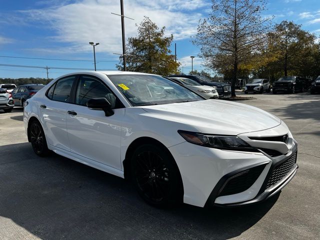 2022 Toyota Camry SE