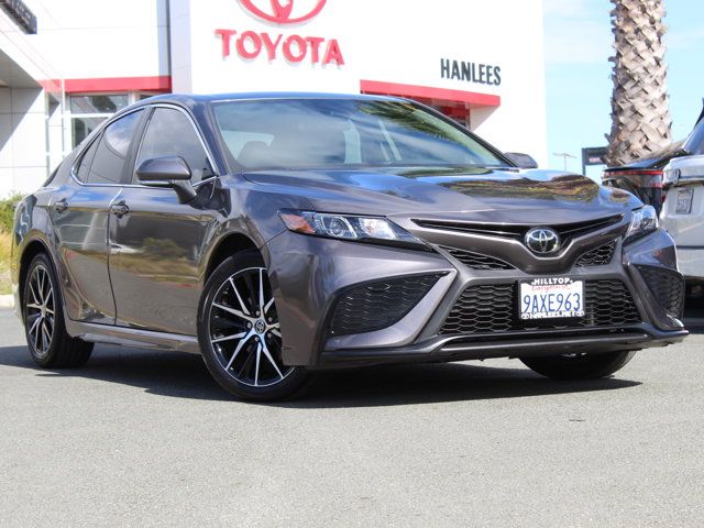 2022 Toyota Camry SE