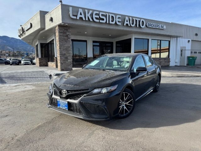 2022 Toyota Camry SE