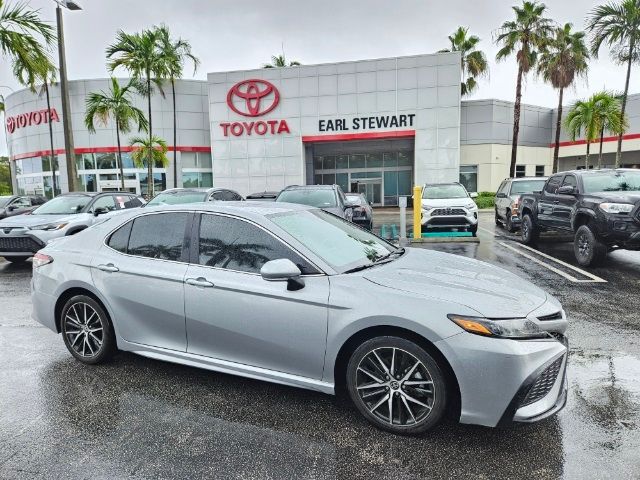 2022 Toyota Camry SE