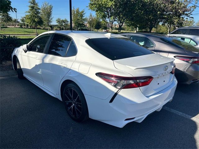 2022 Toyota Camry SE