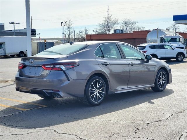 2022 Toyota Camry SE