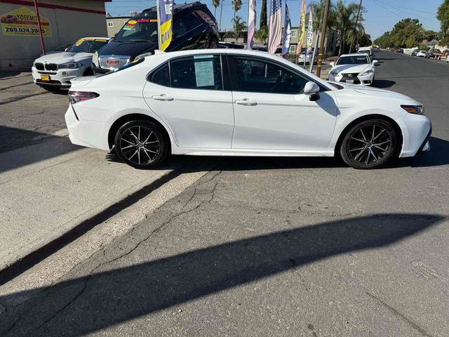 2022 Toyota Camry SE