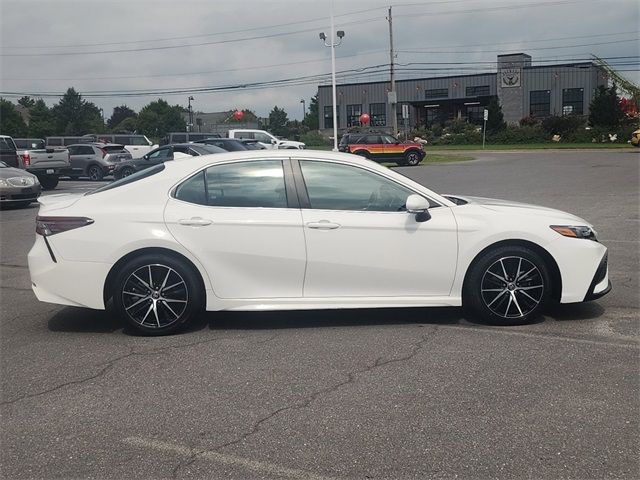 2022 Toyota Camry SE