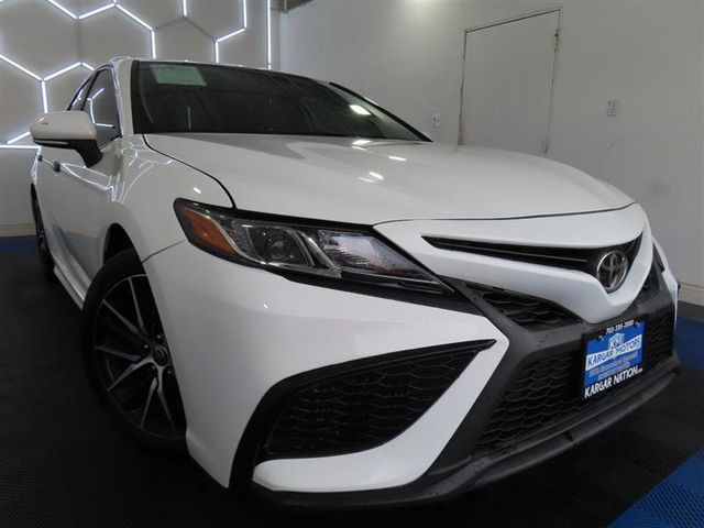 2022 Toyota Camry SE