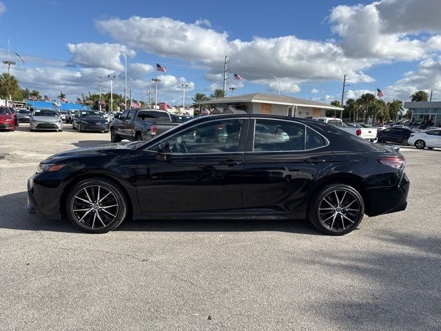 2022 Toyota Camry SE