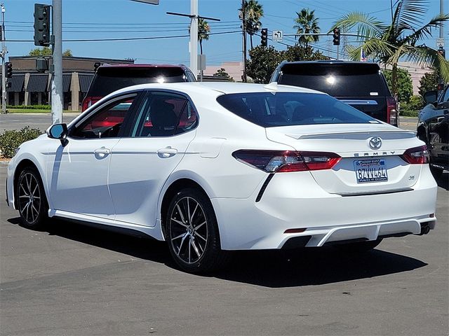 2022 Toyota Camry SE