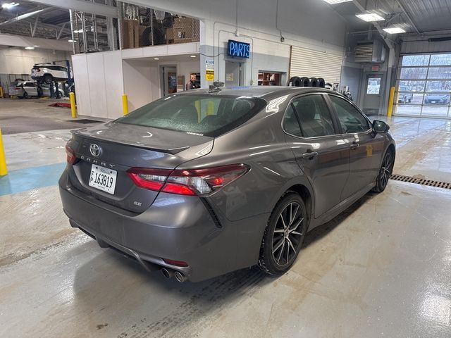 2022 Toyota Camry SE