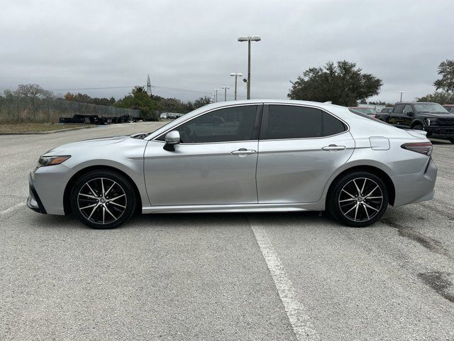 2022 Toyota Camry SE