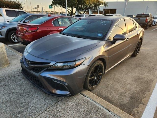 2022 Toyota Camry SE