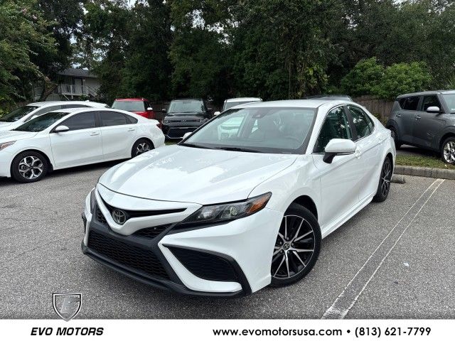 2022 Toyota Camry SE