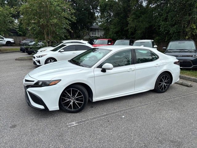 2022 Toyota Camry SE