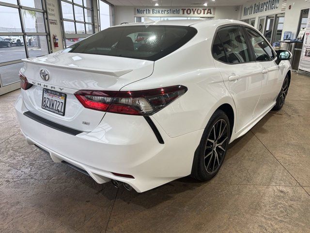 2022 Toyota Camry SE