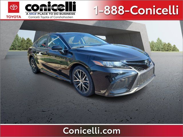 2022 Toyota Camry SE