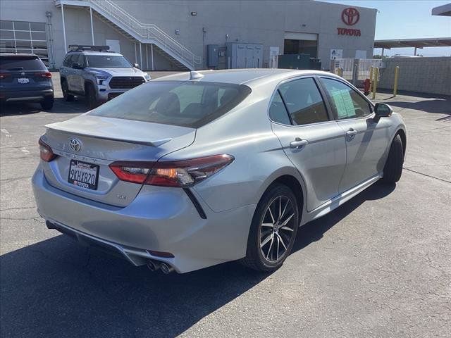 2022 Toyota Camry SE