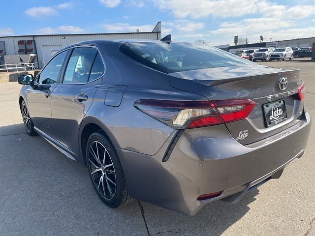 2022 Toyota Camry SE