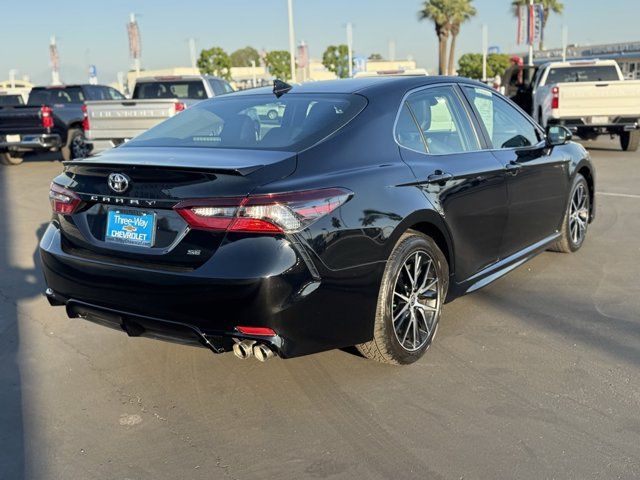 2022 Toyota Camry SE